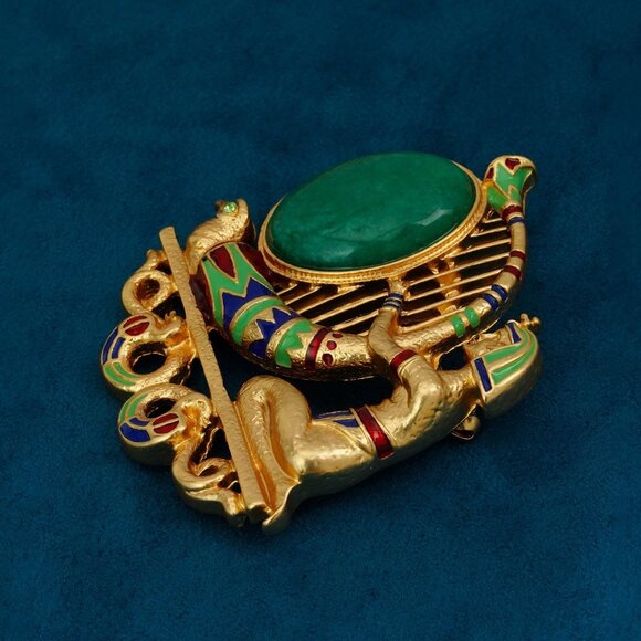 Vintage Egyptian Revival Harpist Brooch - Green Cabochon & Enamel! - Picture 3 of 5
